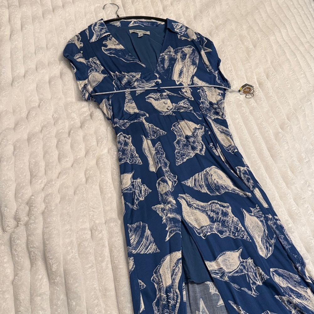 Urban Outfitters Blue and White Patterned Shell Dress